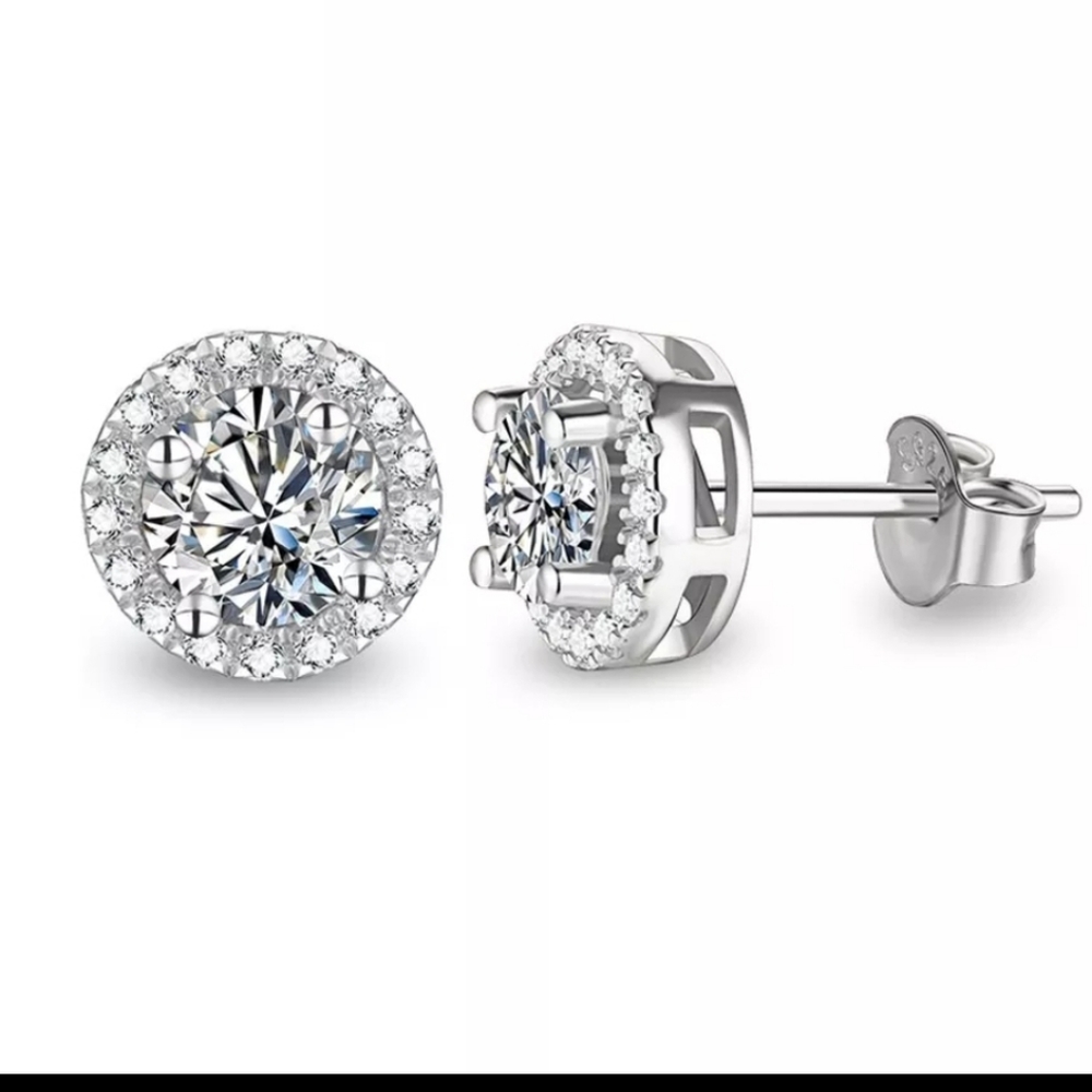 HOST PICK 👌❤️ Luxury Halo Moissanite Stud Earrings - Picture 2 of 6